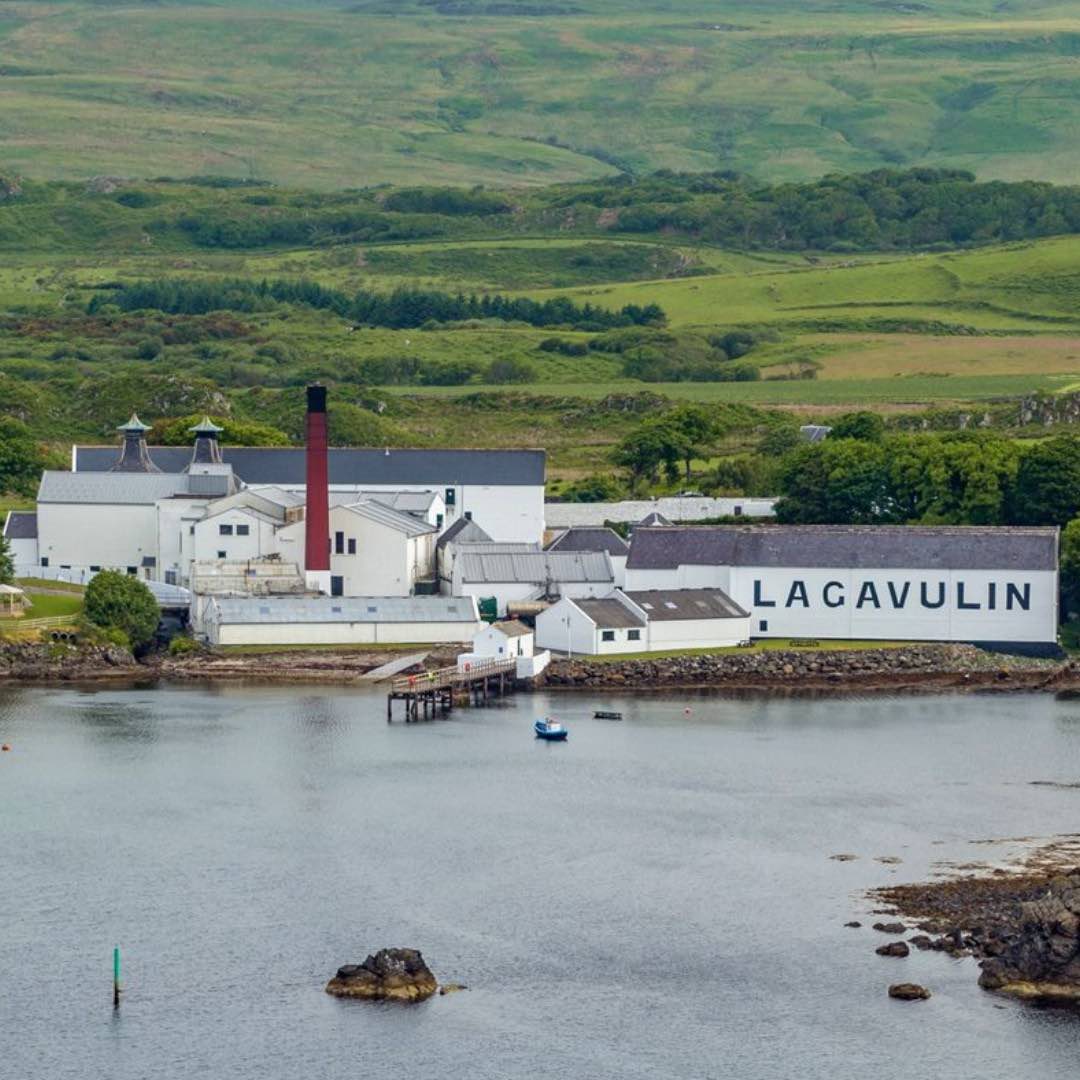lagavulin whisky distillery